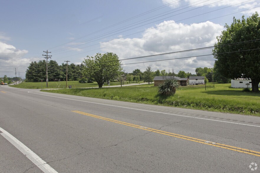 More Photos Of 2612 Us-31w, White House Land For Sale