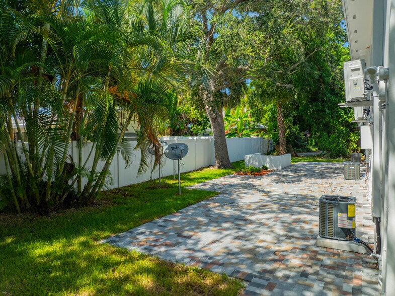 More Photos Of 1150 Carlton Ct, Fort Pierce Apartments For Sale