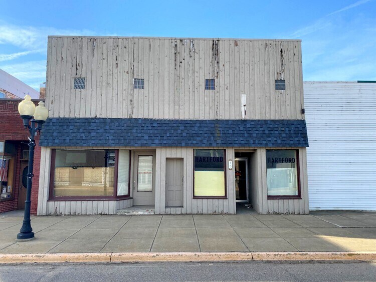 Primary Photo Of 10 W Main St, Hartford Storefront For Sale