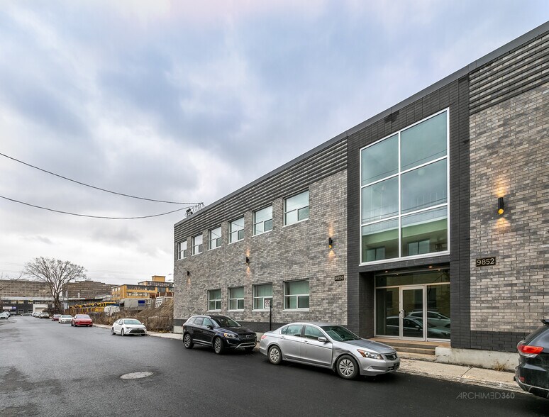 More Photos Of 9850-9852 Rue Verville, Montréal Light Distribution For Sale