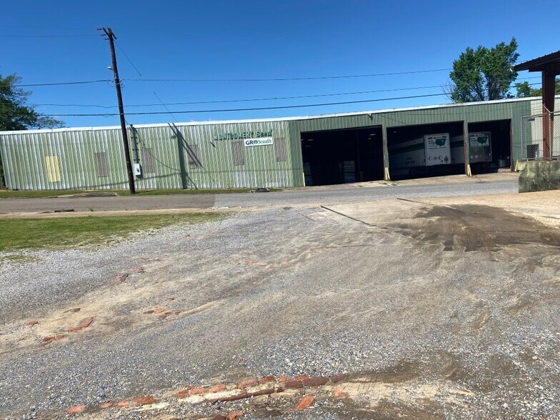 More Photos Of 621 N Decatur St, Montgomery Warehouse For Lease