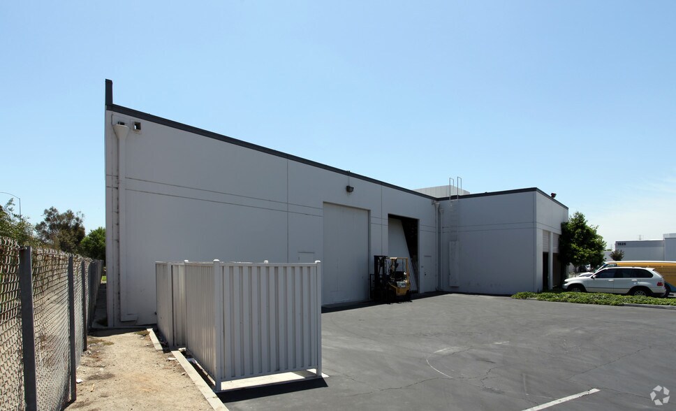 More Photos Of 1591 S Sinclair St, Anaheim Unknown For Lease
