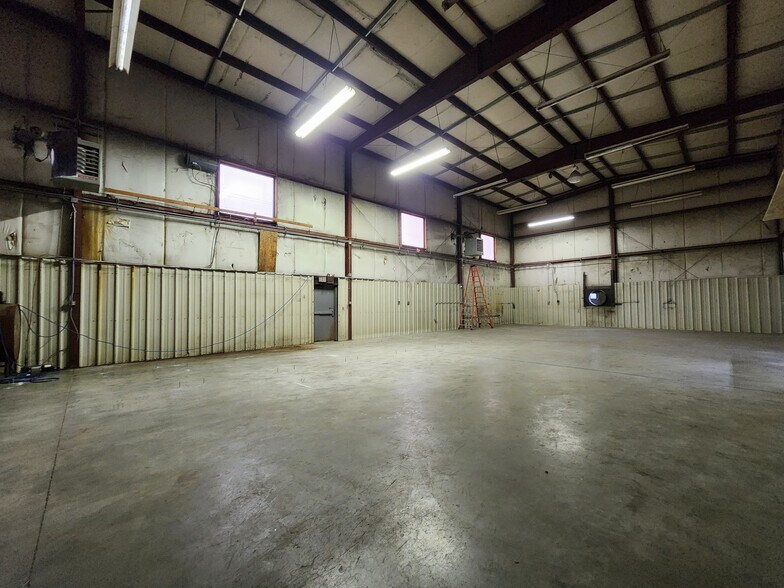 More Photos Of 444 Railroad Ave, Camp Hill Warehouse For Lease