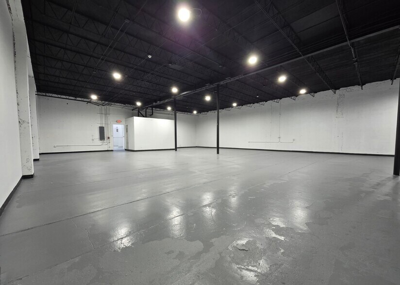 More Photos Of 52 SW 5th Ct, Pompano Beach Manufacturing For Lease