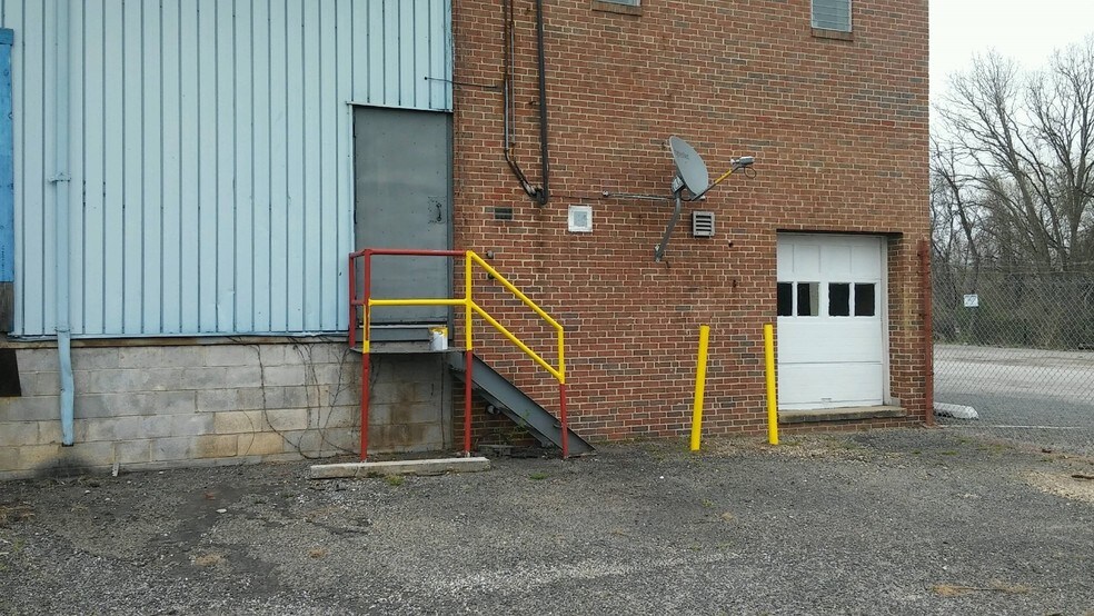 More Photos Of 2324 Eskow Ave, Halethorpe Warehouse For Lease