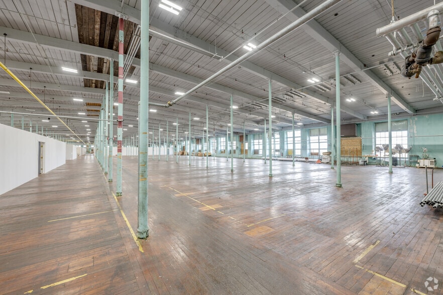 More Photos Of 1 Ace St, Fall River Warehouse For Lease