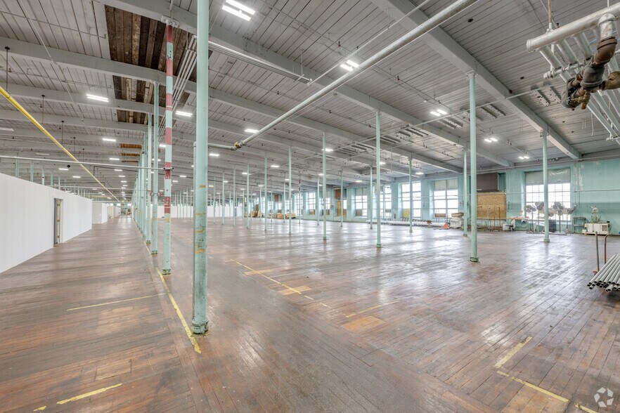 More Photos Of 1 Ace St, Fall River Warehouse For Lease