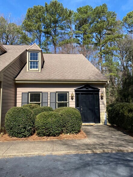 More Photos Of 1029-1057 Dresser Ct, Raleigh Office For Lease