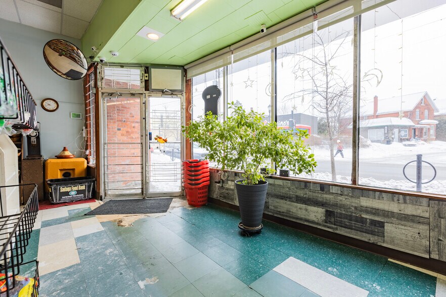 More Photos Of 1099-1101 Wellington St W, Ottawa General Retail For Lease