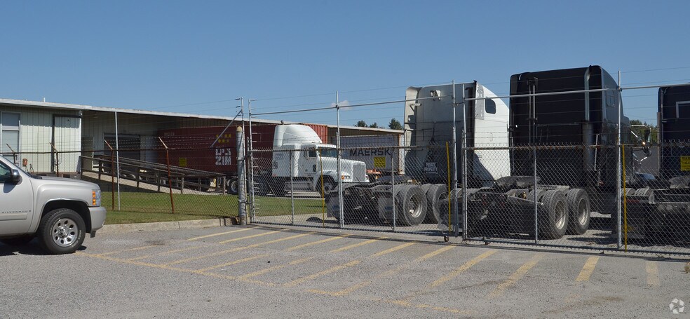 More Photos Of 1305 Cavalier Blvd, Chesapeake Truck Terminal For Lease