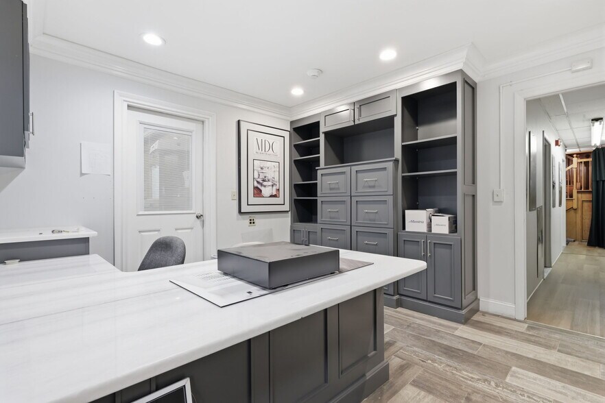 More Photos Of 17 Sweetmans Ln, Manalapan Township Freestanding For Lease