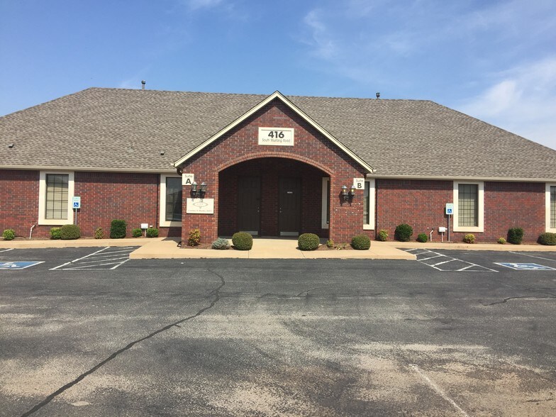 More Photos Of 416 S Mustang Rd, Yukon Office For Lease