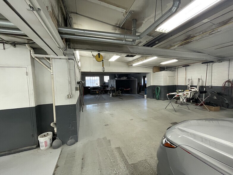 More Photos Of 18 N 27th St, Harrisburg Auto Repair For Sale