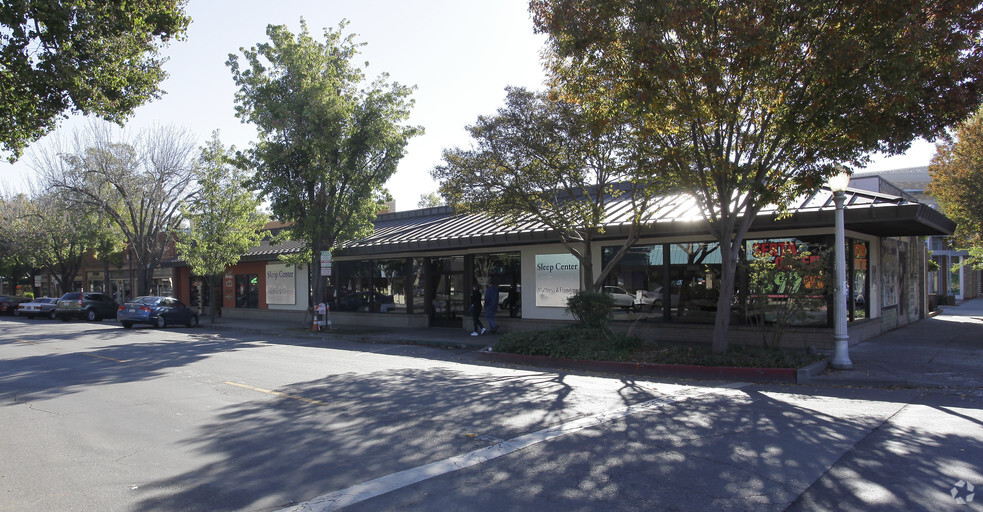 Primary Photo Of 702-710 2nd St, Davis Storefront For Lease