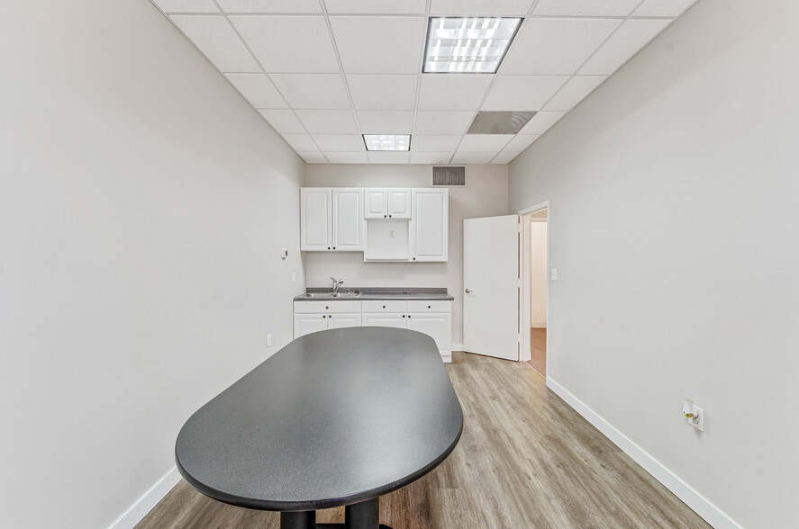 More Photos Of 728 S Washington St, Alexandria Office For Lease