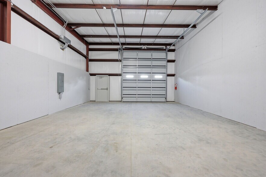 More Photos Of 3945 Lee St, Ayden Light Distribution For Lease