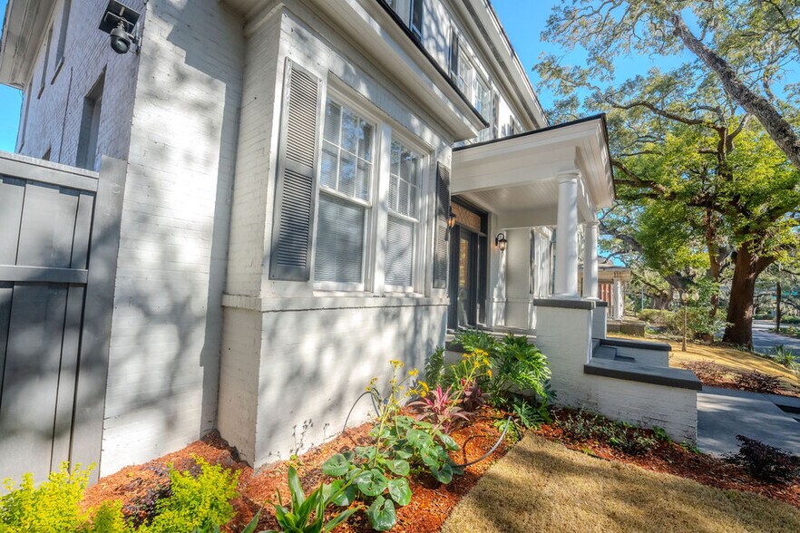 More Photos Of 306 E Victory Dr, Savannah Apartments For Sale