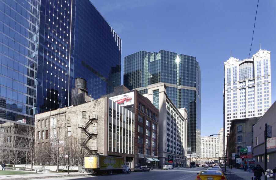 More Photos Of 160 N Franklin St, Chicago Office For Lease