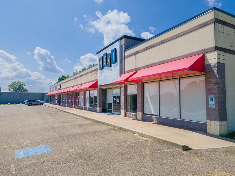 More Photos Of 2052-2070 Romig Rd, Akron Storefront For Sale