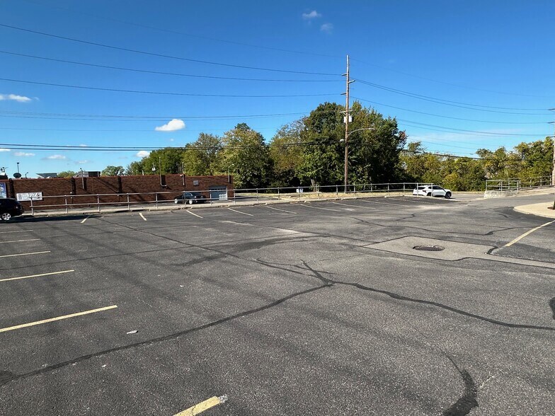 More Photos Of 7730 US Highway 42, Florence Unknown For Lease