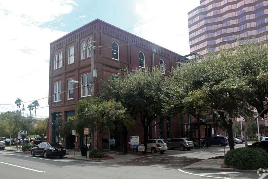 More Photos Of 107 S Franklin St, Tampa Freestanding For Lease