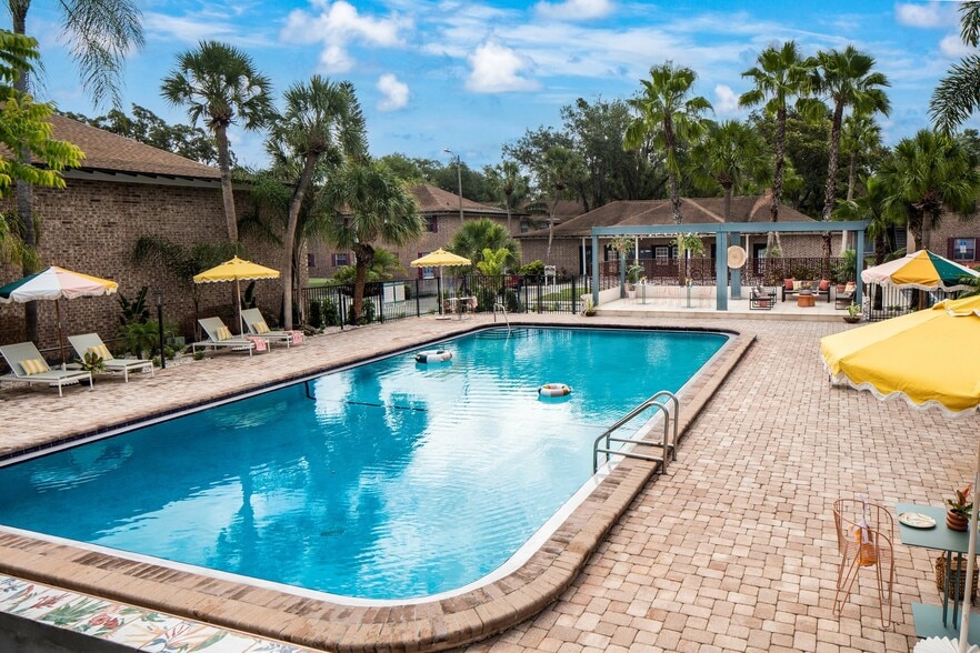 More Photos Of 7011 San Ramon Pl, Tampa Apartments For Sale