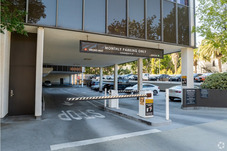 More Photos Of 4311 Wilshire Blvd, Los Angeles Office For Lease