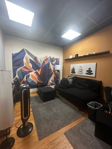 More Photos Of 362 Industrial Park Rd, Middletown Warehouse For Sale