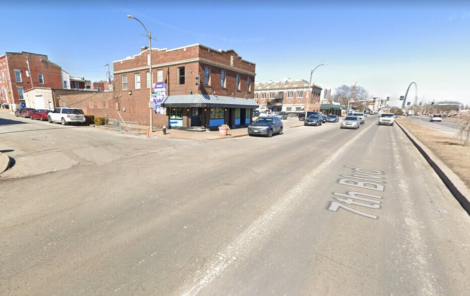 More Photos Of 1731 S 7th St, Saint Louis Restaurant For Sale