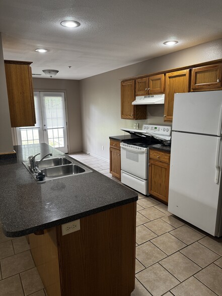 More Photos Of 1325 S Lillian Ave, Bolivar Apartments For Sale