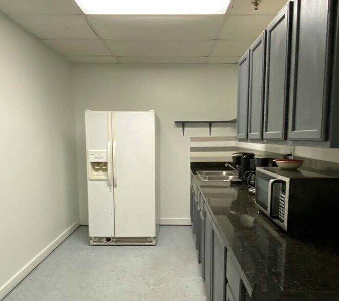 More Photos Of 7 Swisher Dr, Cartersville Manufacturing For Lease