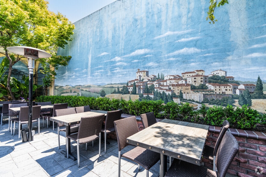 More Photos Of 1535-1541 Giammona Dr, Walnut Creek Storefront For Sale