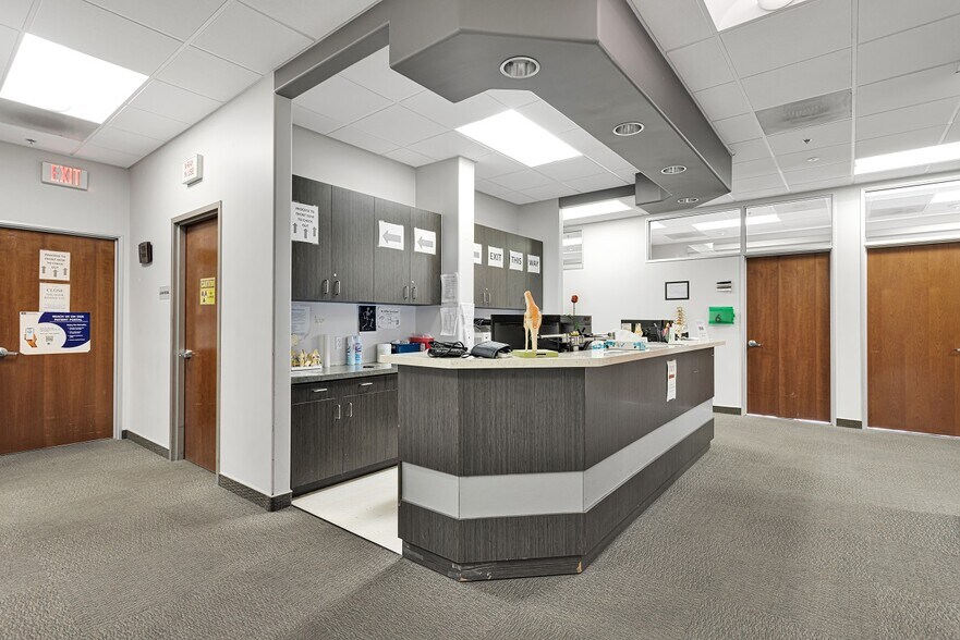More Photos Of 15095 Amargosa Rd, Victorville Medical For Lease