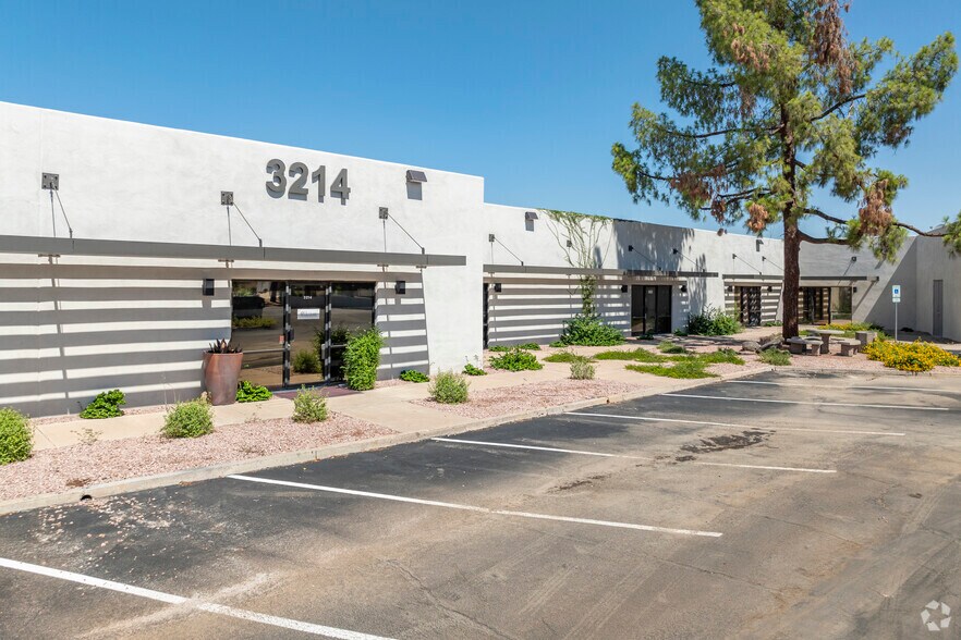 More Photos Of 3202-3254 S Fair Ln, Tempe Distribution For Lease