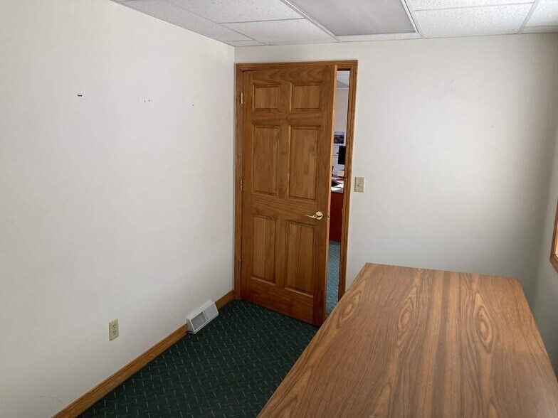 More Photos Of 710 Main St, Wausaukee General Retail For Lease