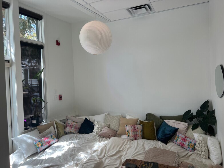 More Photos Of 210 Coming St, Charleston Storefront Retail Residential For Sale