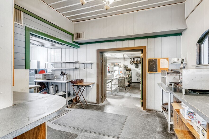 More Photos Of 371 Boston West Rt, Monson Specialty For Sale