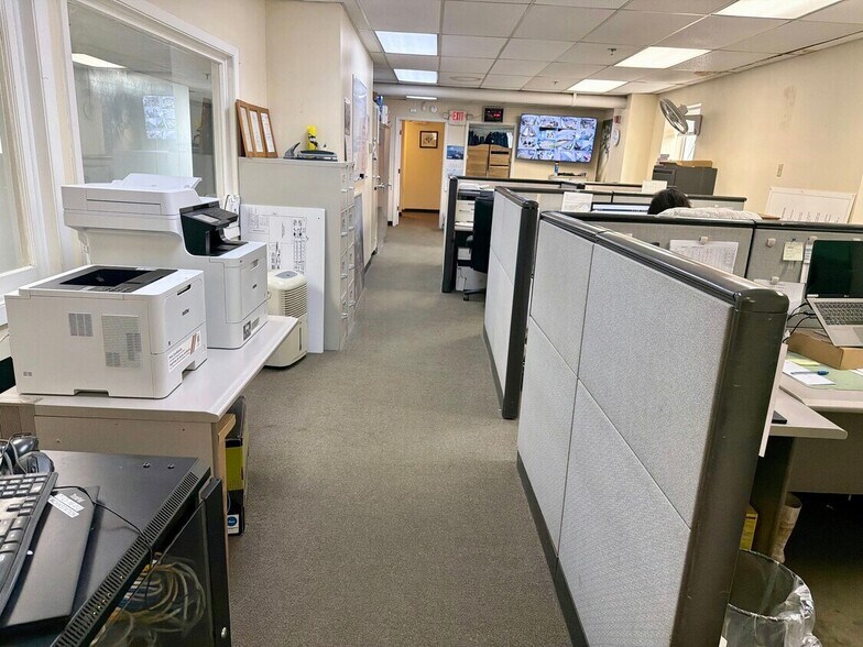 More Photos Of 30 Rockland Park Ave, Tappan Warehouse For Lease