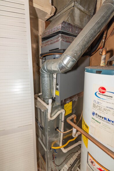 More Photos Of 401-405 S High St, Baltimore Storefront Retail Residential For Sale