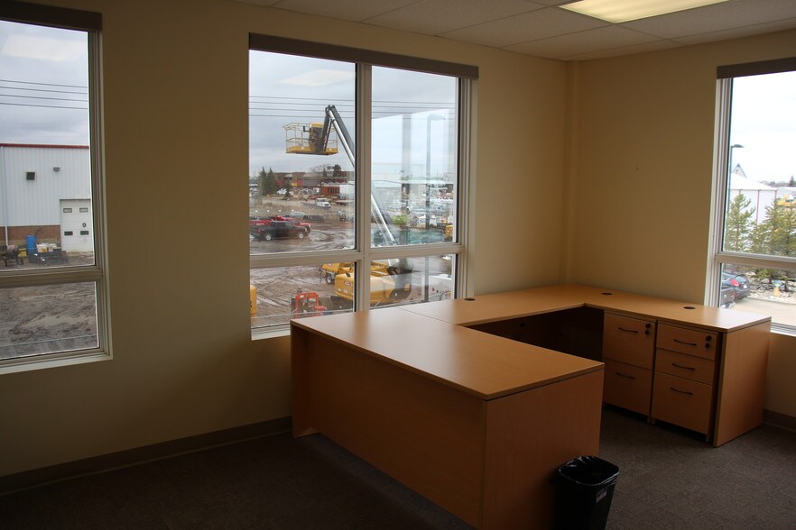 More Photos Of 9452 51 Av NW, Edmonton Office For Lease