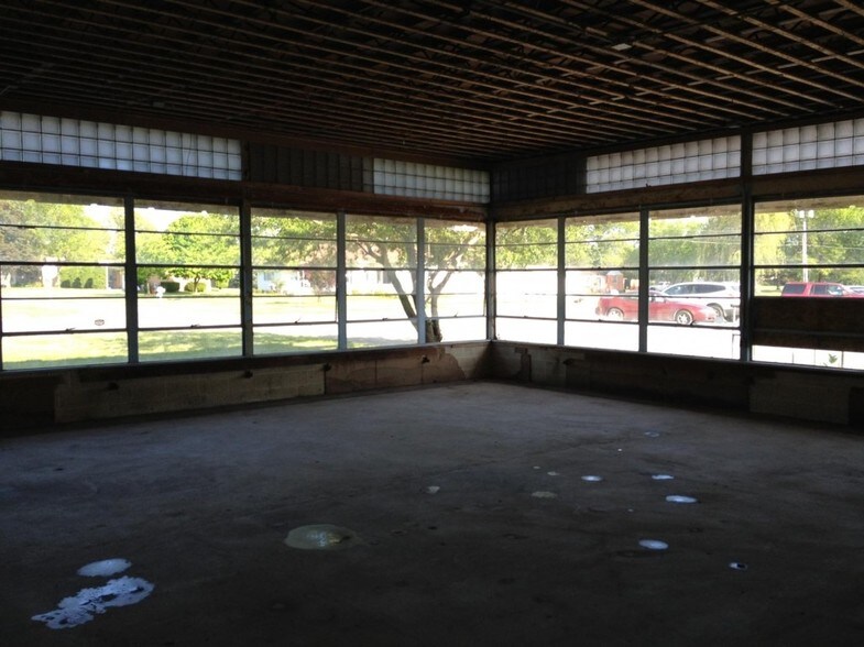 More Photos Of 820 S Line St, Chesaning Schools For Sale