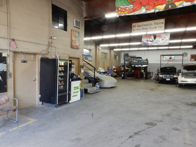 More Photos Of 105 Wood Ave, Bridgeport Light Manufacturing For Sale