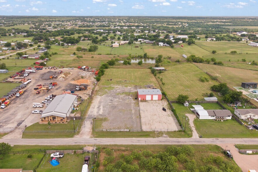 More Photos Of 8208 Apollo Dr, Joshua Specialty For Lease