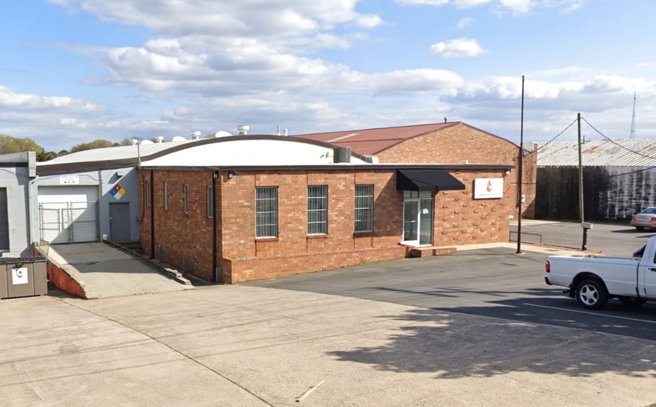 Primary Photo Of 2542-2544 Lucena St, Charlotte Warehouse For Lease