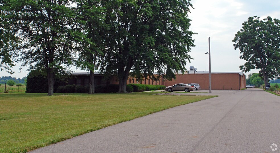 More Photos Of 4220 Springfield-Jamestown Rd, Springfield Warehouse For Lease