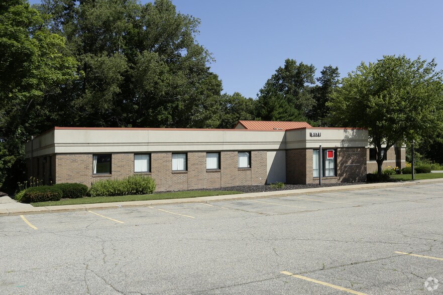More Photos Of 5171 Plainfield Ave NE, Grand Rapids Medical For Sale