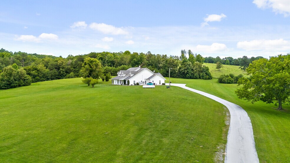More Photos Of 419 Pin Hook Rd, Spring City Assisted Living For Sale