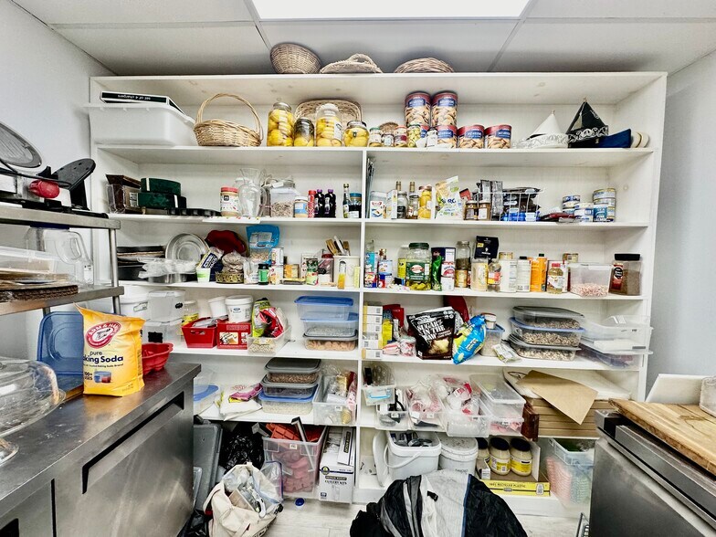 More Photos Of 380-392 W Putnam Ave, Greenwich General Retail For Sale
