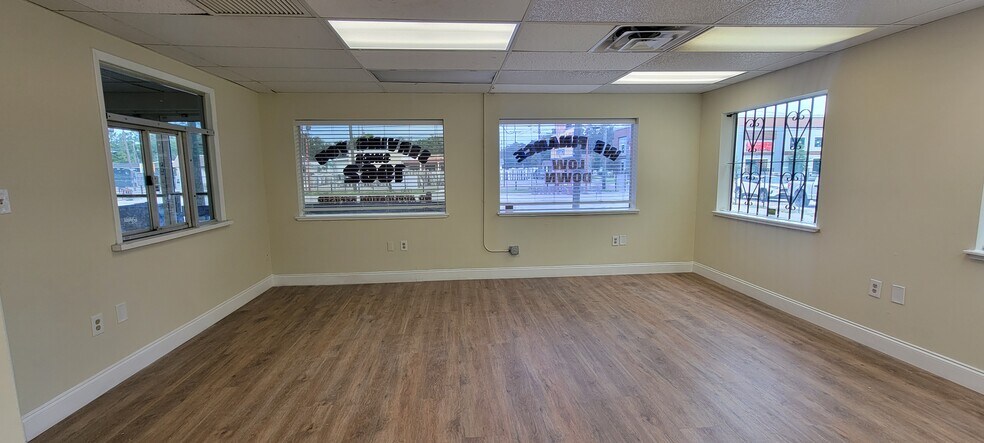 More Photos Of 7901 N Florida Ave, Tampa Unknown For Lease