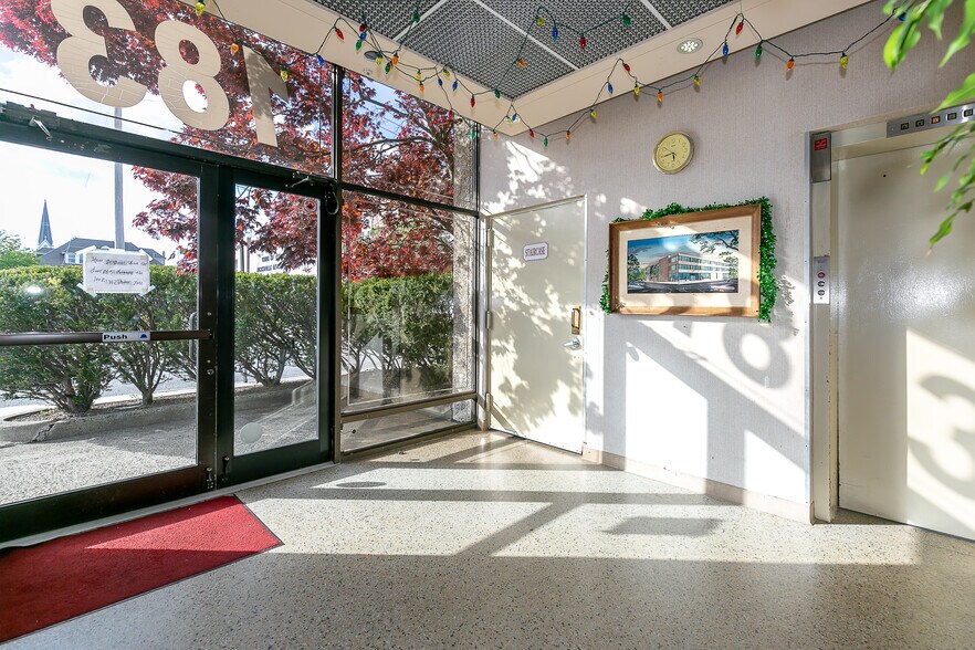 More Photos Of 183 S Broadway, Hicksville Office For Sale